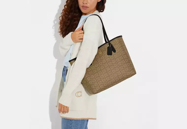 City Tote Bag In Micro Signature Canvas