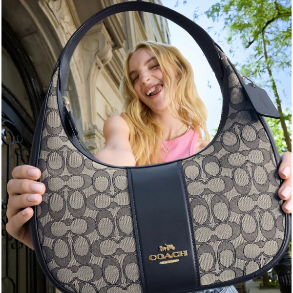 Carmen Shoulder Bag In Signature Jacquard