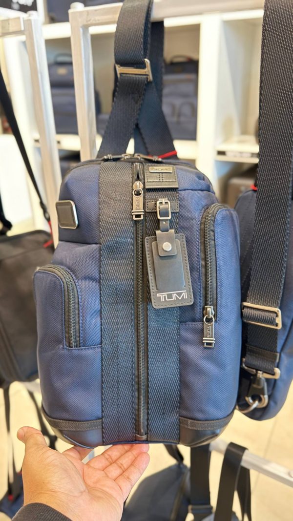 Tumi Higgins sling