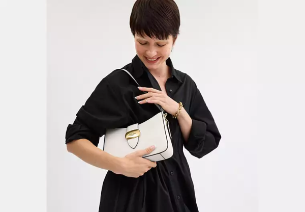Eliza Shoulder Bag With Zipper Closure