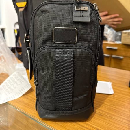 Tumi Fifie slim sling Bag