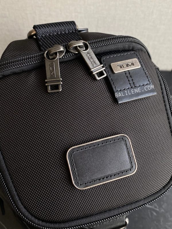 Tumi Woodland Sling Bag 2 In 1 Black - Preorder