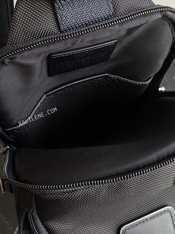 Tumi Woodland Sling Bag 2 In 1 Black - Preorder