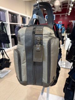 TUMI Higgins Sling A860 - Preorder