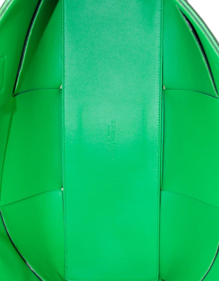 Bottega Veneta Arco Tote medium parakeet green intrecciato leather 2026