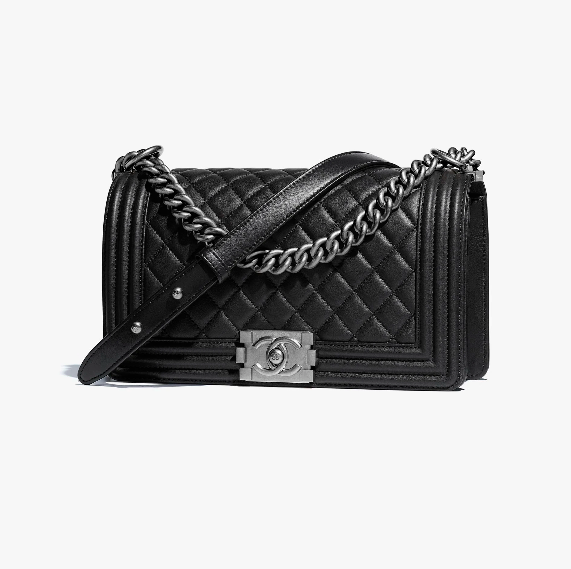 Chanel Boy Bag Medium Caviar leather ruthenium hardware black