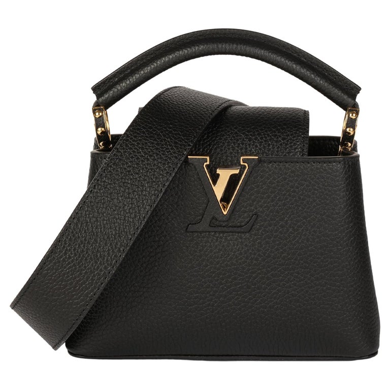 Louis Vuitton Capucines MM black taurillon leather gold hardware 2024