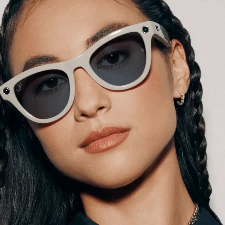 Ray-Ban Meta Skyler (Gen 1), Shiny Chalky Gray / Clear to Sapphire Transitions, Standard