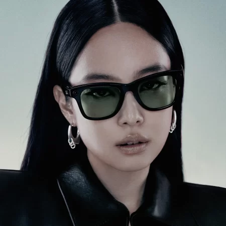 Ray-Ban Meta Wayfarer (Gen 2) Shiny Black Transitions Graphite Green Lenses