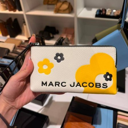 Marc Jacobs The Top Zip Wristlet - Preorder