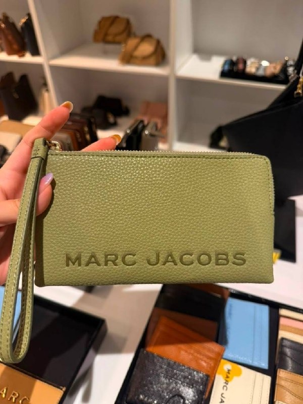 Marc Jacobs The Top Zip Wristlet - Preorder - Image 4