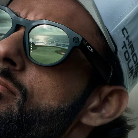 Oakley Meta HSTN, Clear / Clear to Grey Transitions