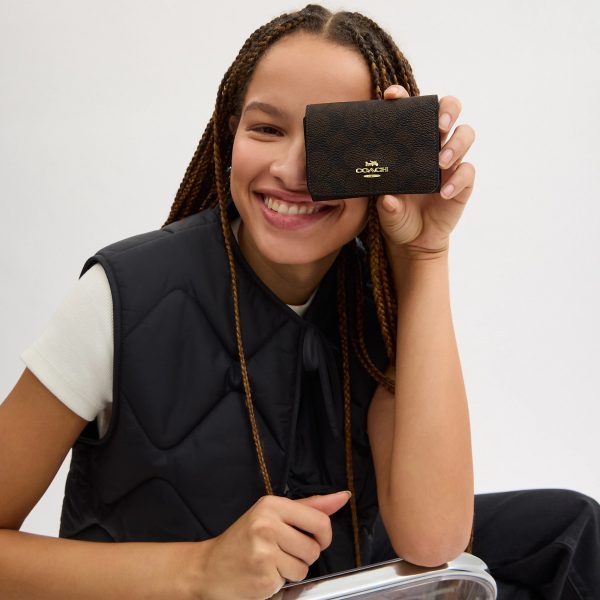 Coach Outlet Card Holder Wallet In Blocked Signature Canvas - Preorder