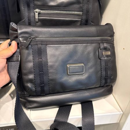 TUMI Medium Expandable Crossbody Leather Black - Ready Stock US
