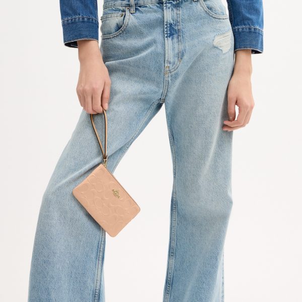 Coach Corner Zip Wristlet In Signature Leather - Preorder