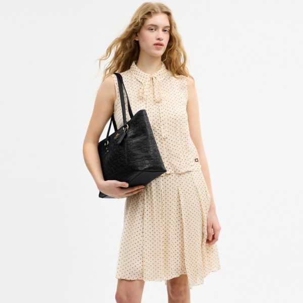 Coach Outlet Station Tote Bag In Signature Leather - Preorder