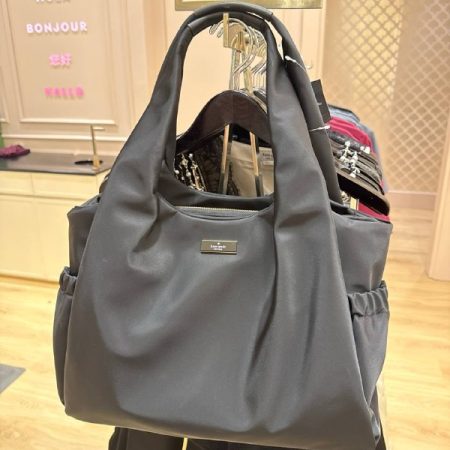 Black (001)