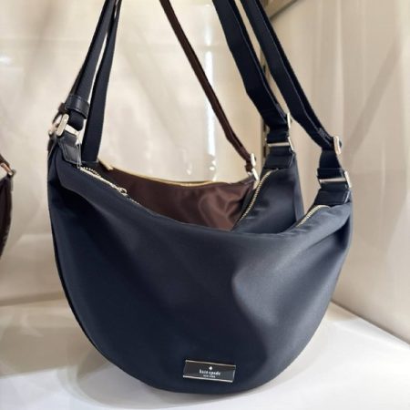 Black (001)