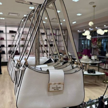 Kate Spade Reegan Small Shoulder Bag - Preorder — Meringue (100)