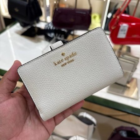 Kate Spade Medium Bifold Wallet - Preorder — Meringue (100)