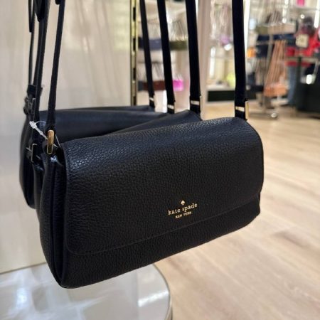 Black (001)