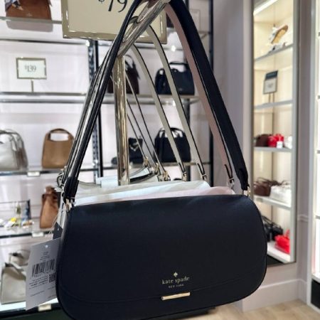 Black (001)