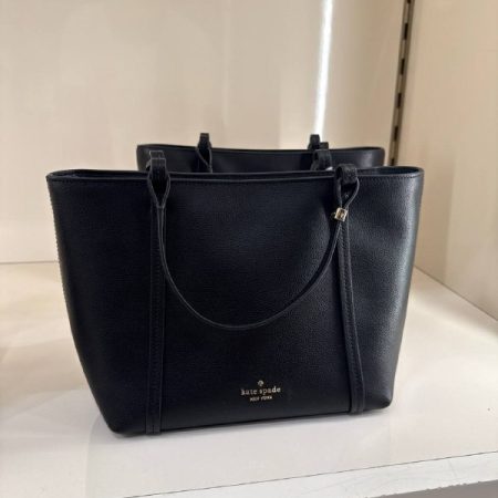 Black (001)