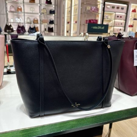 Black (001)