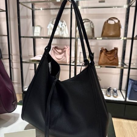 Black (001)