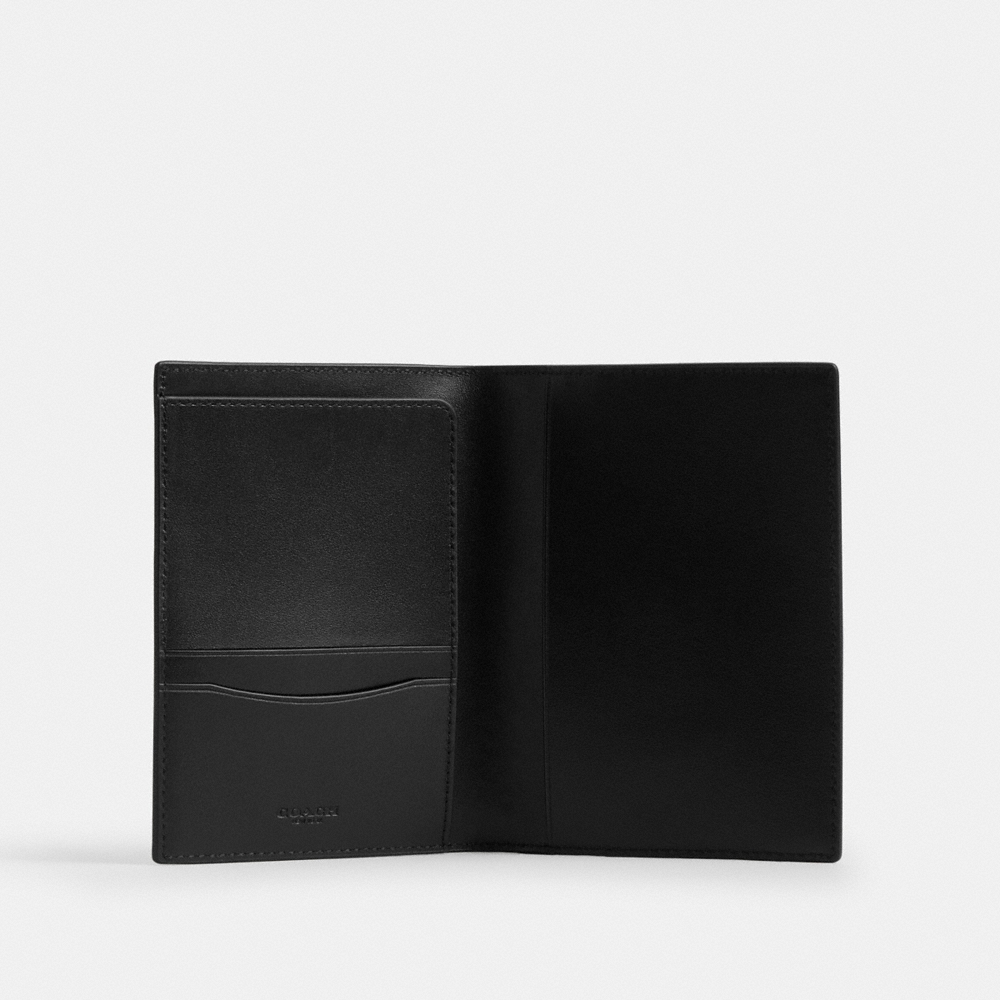 Coach Passport Case In Signature Canvas - Preorder