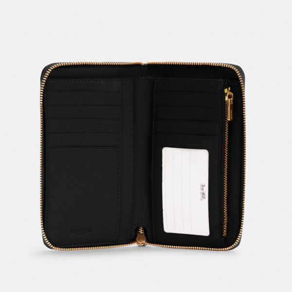 Coach Outlet Medium ID Zip Wallet - Preorder