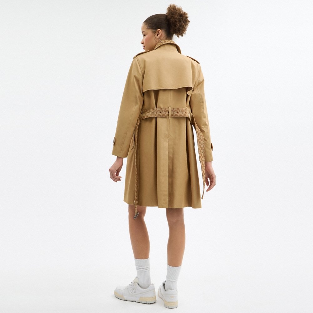 Coach Outlet Trench With Signature Piping - Preorder
