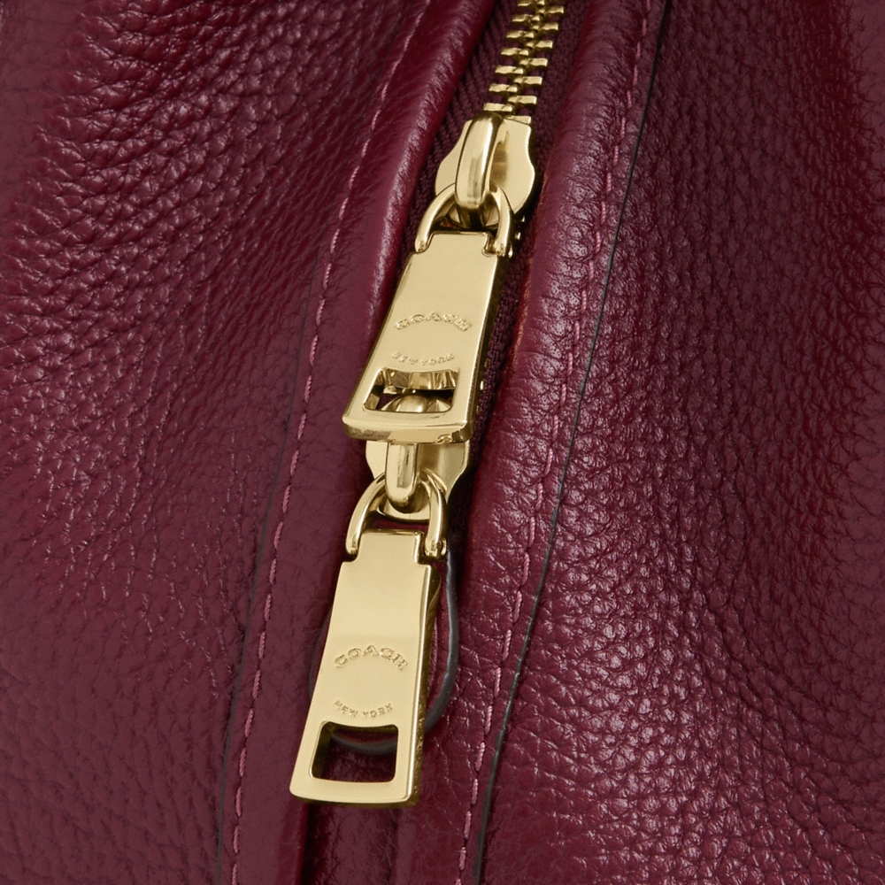Coach Outlet Erin Shoulder Bag - Preorder