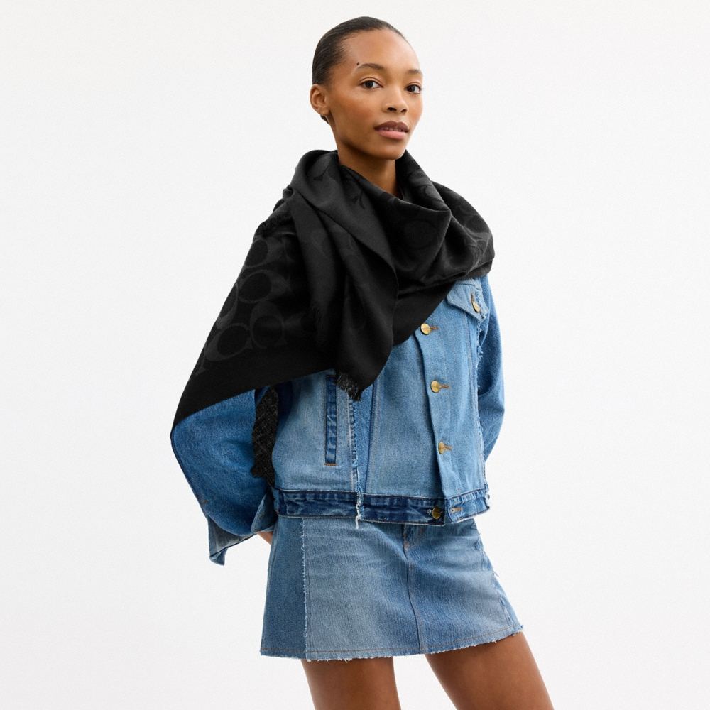 Coach Outlet Signature Wrap - Preorder