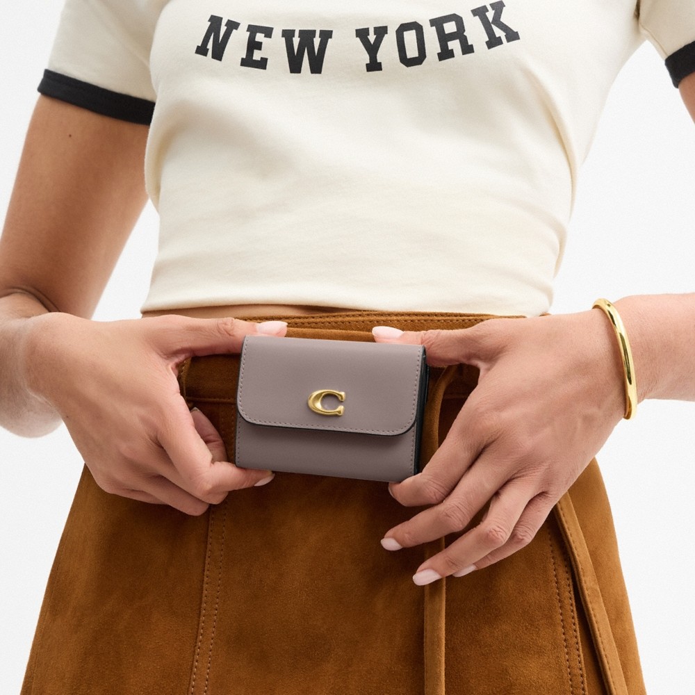 Coach Outlet Essential Card Holder Wallet In Colorblock - Preorder