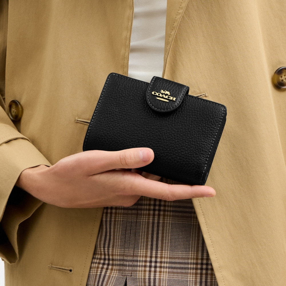 Coach Outlet Medium Corner Zip Wallet - Preorder