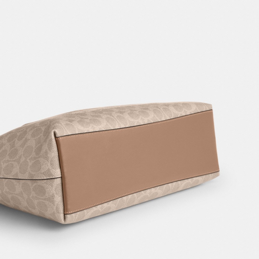 Coach Outlet Station Tote Bag In Signature Canvas - Preorder
