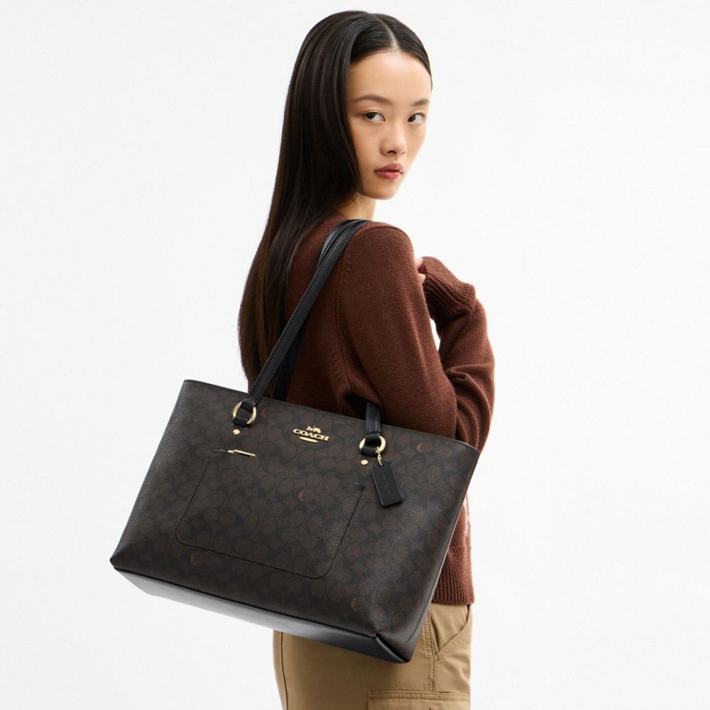 Coach Outlet Station Tote Bag In Signature Canvas - Preorder