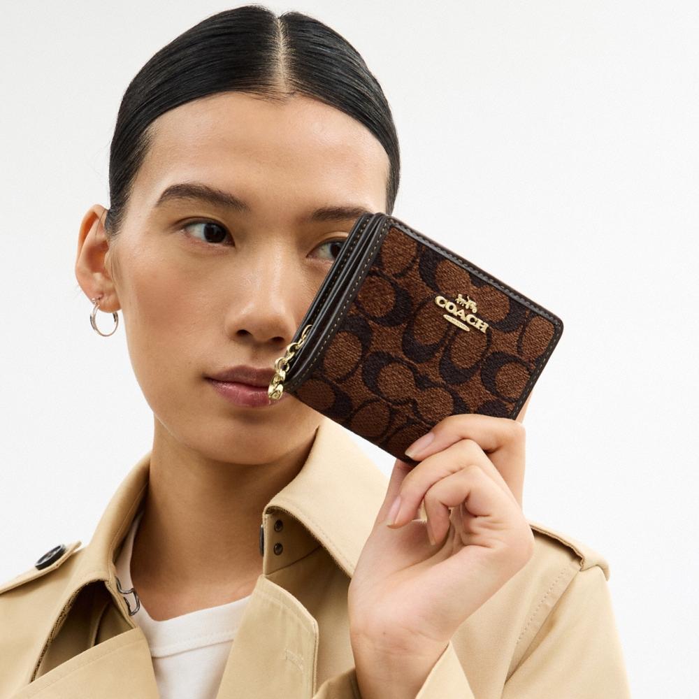 Coach Outlet Snap Wallet In Signature Chenille - Preorder