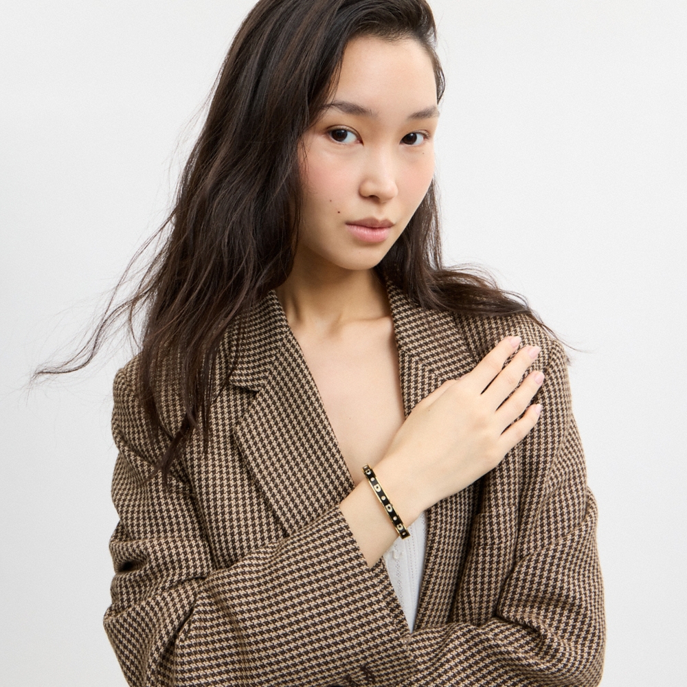 Coach Outlet Thin Enamel Signature Hinged Bangle - Preorder
