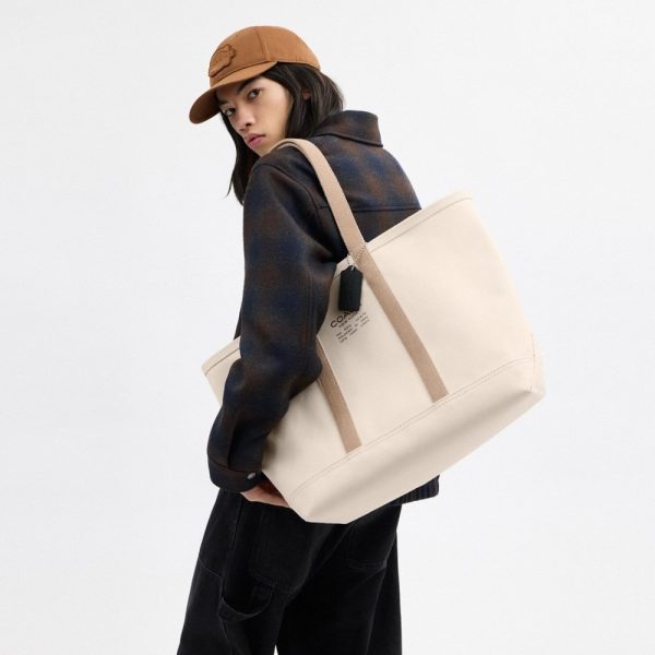 Coach Outlet Utility Tote - Preorder