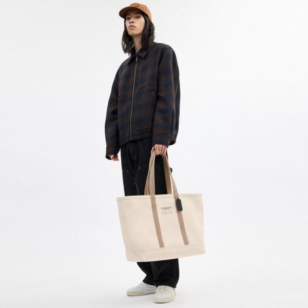 Coach Outlet Utility Tote - Preorder