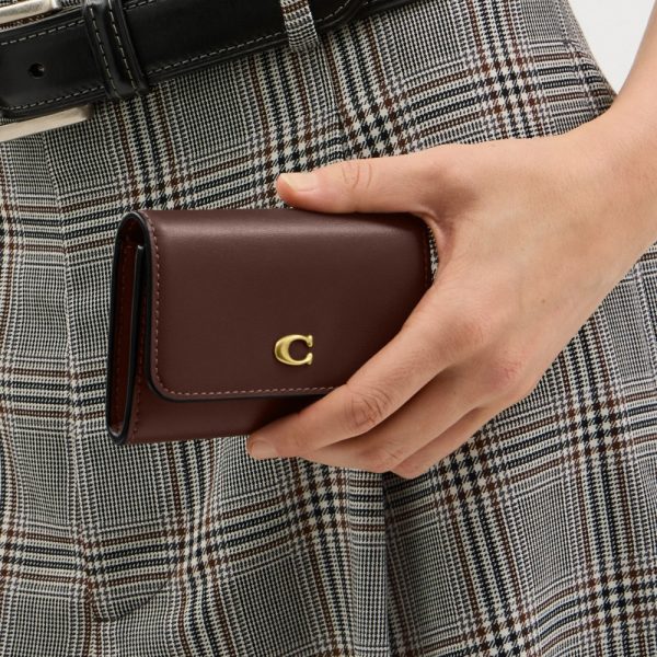Coach Outlet Essential Flap Card Case - Preorder