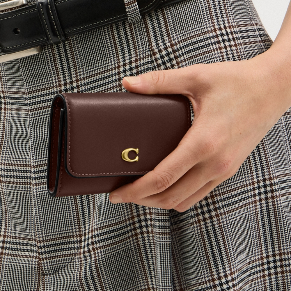 Coach Outlet Essential Flap Card Case - Preorder