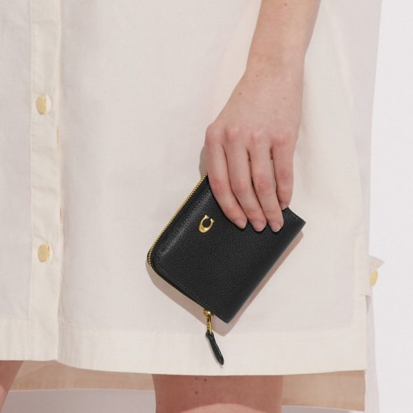 Coach Outlet Essential Billfold Wallet - Preorder