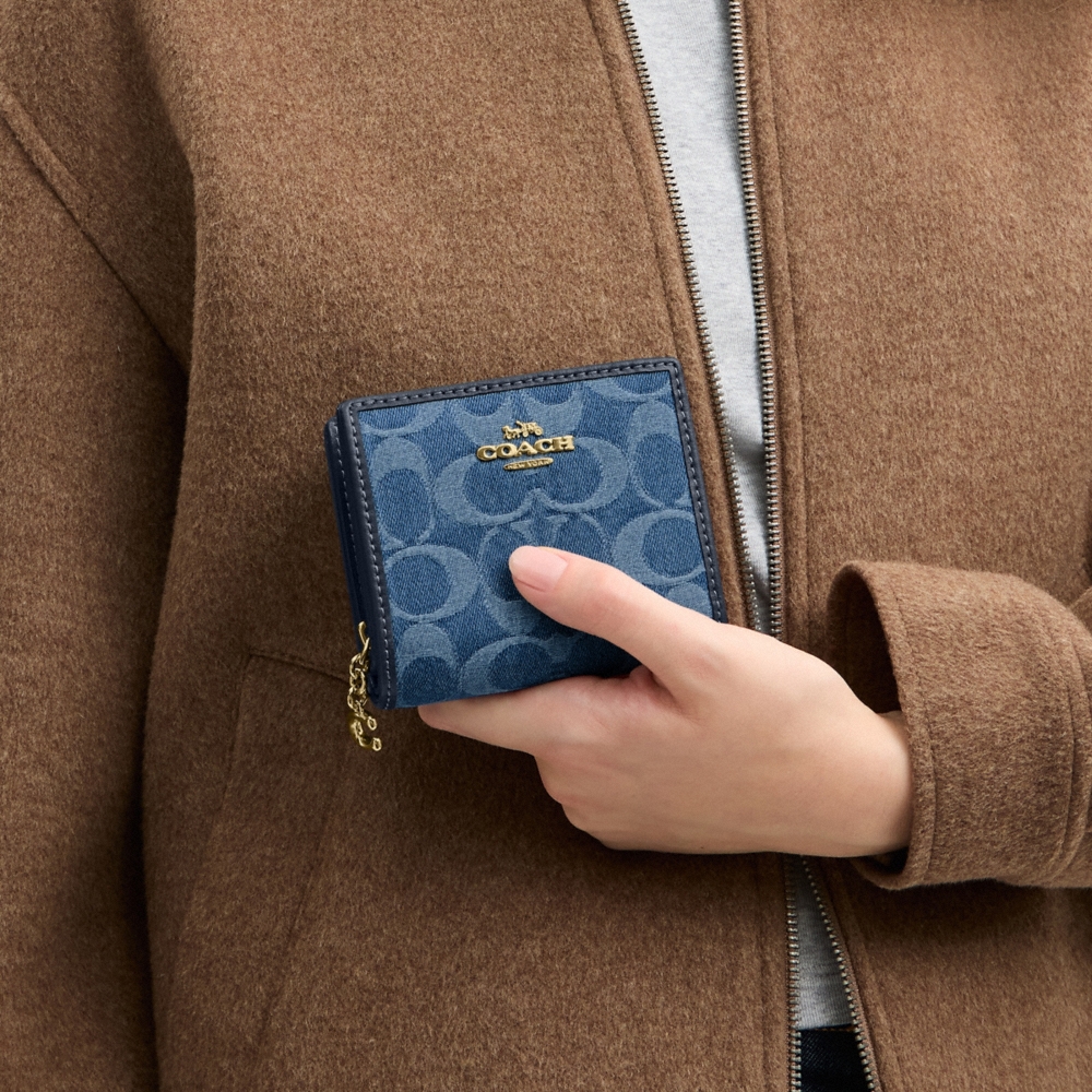 Coach Outlet Snap Wallet In Signature Denim - Preorder