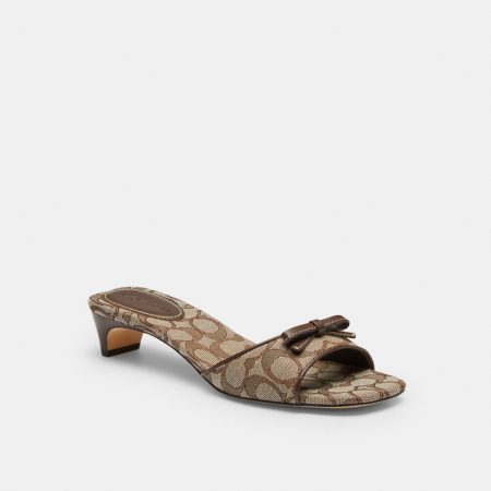 Coach Outlet Bow Kitten Heel Sandal In Signature Jacquard - Preorder — Oak/Maple