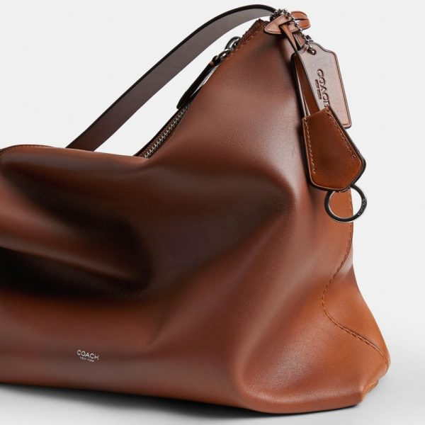 Coach Outlet Mott Messenger Bag 38 In Loved Leather - Preorder