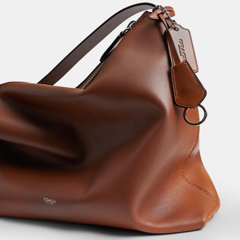 Coach Outlet Mott Messenger Bag 38 In Loved Leather - Preorder