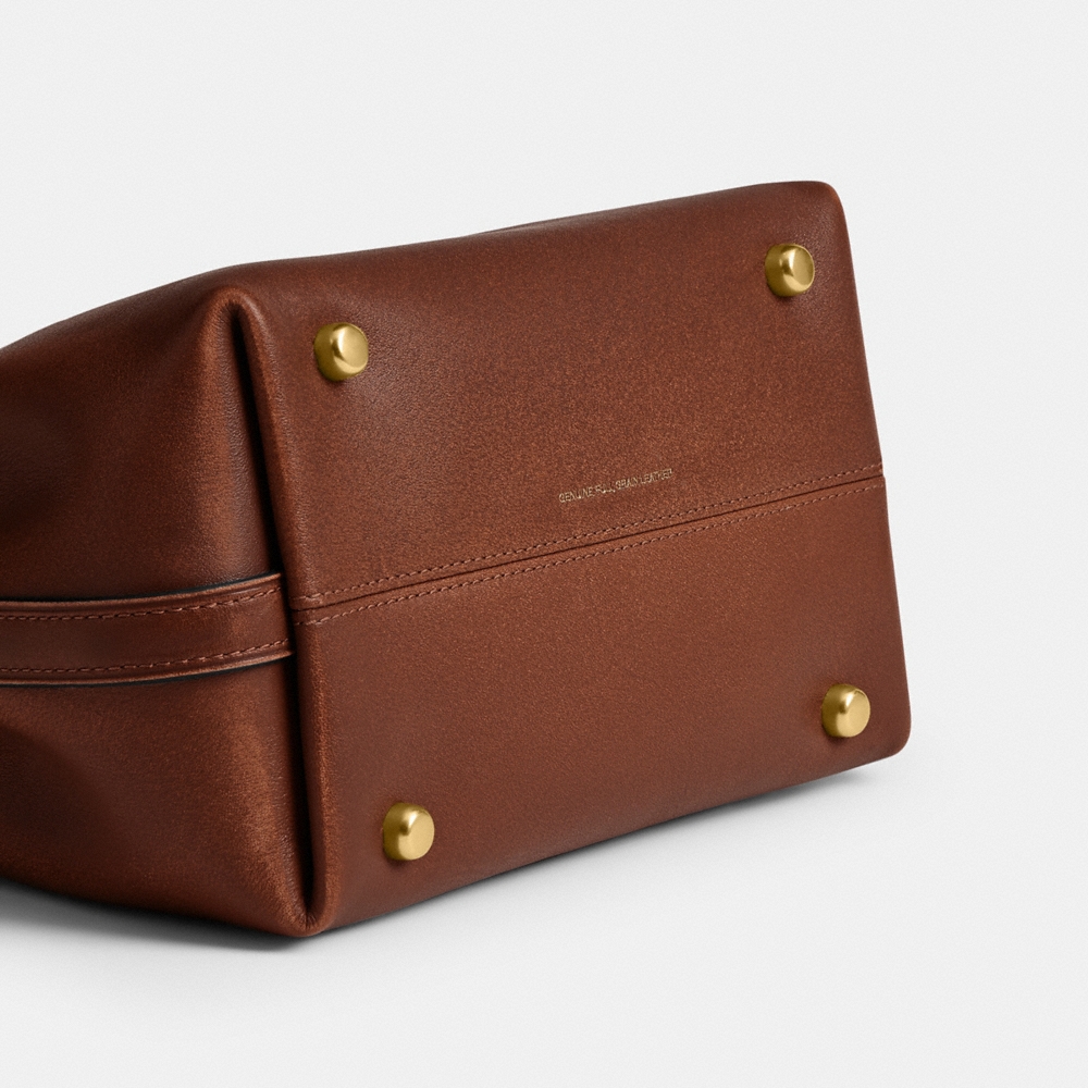 Coach Empire Carryall Bag 21 In Loved Leather - Preorder